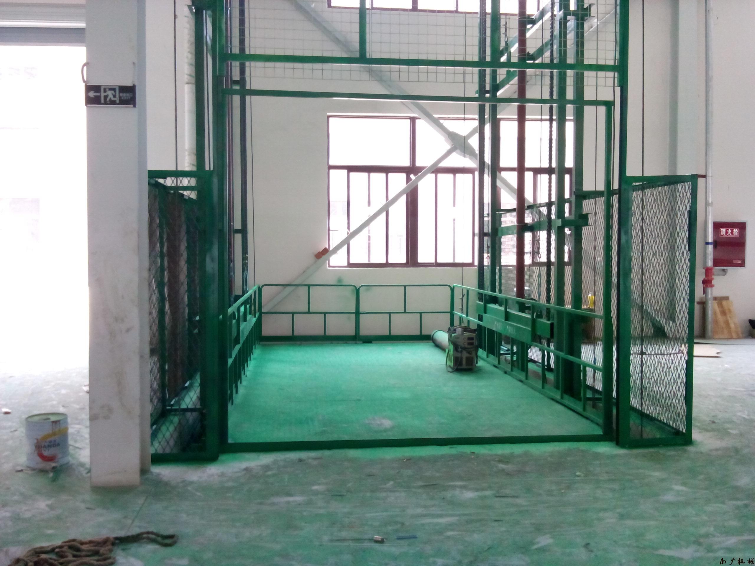 液压升降货梯 液压升降货梯